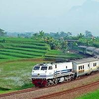 keseruan-naek-kereta-ekonomi-kursi-baris-lima