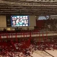 gelora-bung-karno-punya-cara-unik-menegur-seseorang-yang-mengangkat-kaki-di-kursi
