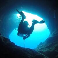 gua-dalam-air-terbesar-di-dunia