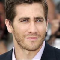 25-fakta-edan-jake-gyllenhaal-ah--si-introvert-tapi-bikin-basah-kaum-hawa