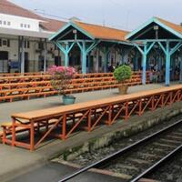 di-stasiun-yang-sama-tempatku-melepasmu