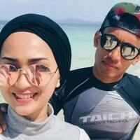 mengenal-si-cantik-suzana-munaf-istri-pembalap-motogp-malaysia