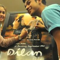 film-kisah-cinta-anak-sma-lintas-generasi--data-banyaknya-gombalan-dilan-ke-milea