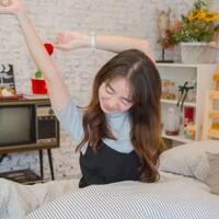 tirukan-8-kebiasaan-ini-biar-postur-tubuh-tetap-ok-dan-nggak-bungkuk-terlalu-dini