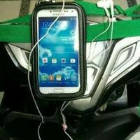 tak-boleh-merokok-dan-mendengar-musik-bagaimana-dengan-ojol-yang-selalu-menatap-hp