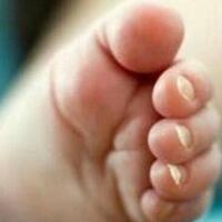 sedih-diberi-makanan-padat-oleh-neneknya-bayi-ini-alami-pendarahan-hingga-meninggal