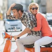 5-alasan-kenapa-naik-skuter-lebih-terasa-syahdu-dan-romantis