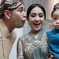 intip-sneakers-kece-rafathar-seharga-satu-ponsel
