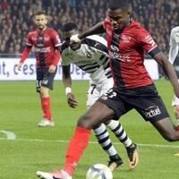 anak-bek-legendaris-ini-ternyata-sudah-menjadi-striker-muda-potensial