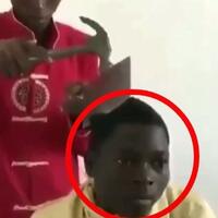 berani-potong-rambut-di-sini--awas-celaka