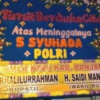 polres-banjar-dipenuhi-karangan-bunga-untuk-syuhada-polri