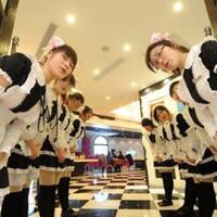 alay-restoran-ini--viral--karena-seragam-hot-dan-seksi-pelayan-nya