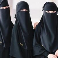 hati-hati-untuk-wanita-berhijab-keluar-rumah-bila-memakai-cadar