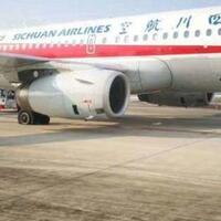 aksi-heroik-pilot-ini-saat-kaca-depan-pesawat-pecah-bikin-kagum