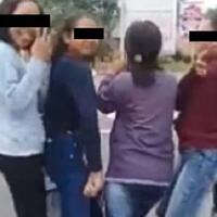 video-berjoget-tik-tok-di-lampu-merah-viral-keempat-remaja-perempuan-diciduk-polisi