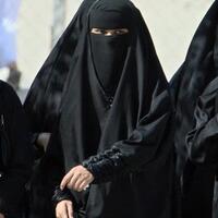 ternyata-ada-banyak-yang-gak-boleh-di-lakukan-wanita-di-arab-saudi
