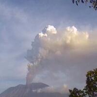 gunung-agung-erupsi-sejumlah-maskapai-batal-terbang