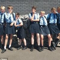 gokil-suhu-mencapai-32c-anak-laki-laki-ini-menggunakan-quotrokquot-ke-sekolah