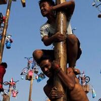 panjat-pinang-bukan-dari-indonesia-gan