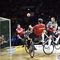 udah-pernah-denger-cycle-ball-fusion-futsal-sama-bersepeda