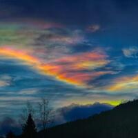 melihat-keindahan-nacreous-clouds-salah-satu-awan-terlangaka-di-bumi