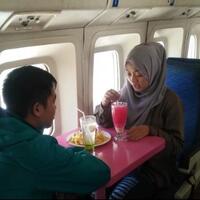 studi-membuktikan-1-dari-50-orang-temukan-pasangan-di-dalam-pesawat