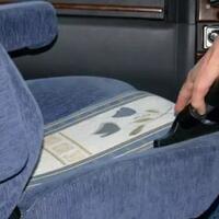 jaga-kebersihan-interior-mobil-agar-kecoa-tidak-muncul-di-dalam-kabin