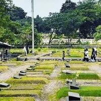 beberapa-hal-yang-akan-kita-rasakan-selepas-mengantar-jenazah-orang-tua-kita-sendiri