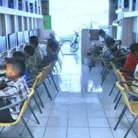 hal-hal-yang-mungkin-berkesan-dan-menjengkelkan-saat-di-warnet