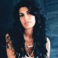 kisah-hidup--amy-winehouse-klasik-bertalenta--kontroversial