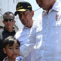 kisah-izrael-bocah-korban-gempa-palu-yang-ingin-ikut-jokowi