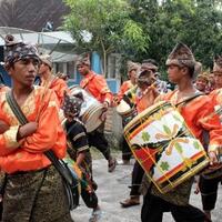 festival-danau-maninjau-memecahkan-rekor-muri-1000-tambua
