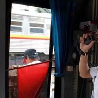 kalian-lagi-ena-ena-mereka-harus-masuk-kerja