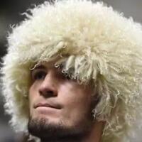 khabib-nurmagomedov-dan-kesaktian-wig-pirangnya