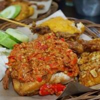 rekomendasi-6-ayam-geprek-enak-di-jakarta
