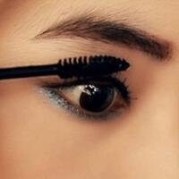 gatsuone-info-jangan-pakai-maskara-dan-eyeliner-keseringan-ini-bahayanya