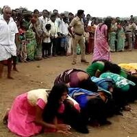 ritual-penyembuhan-penyakit-di-india-membuat-5000-wanita-rela-untuk-dicambuk