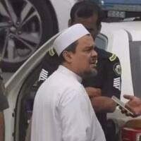 habibrizieq-ditangkap-di-arabsaudi-karena-benderatauhid-terpasang-di-tembokrumah