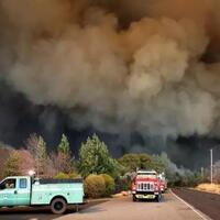 kebakaran-hutan-di-california-puluhan-ribu-orang-mengungsi