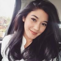 gaya-kasual-naysilla-mirdad-yang-makin-cantik-dan-muda