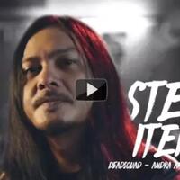 totalitas-stevi-item-menggeluti-hobi-motor-dan-musik-cadas