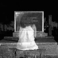 hunting-foto-instagramable-sih-biasa-hunting-foto-hantu-ini-jagonya