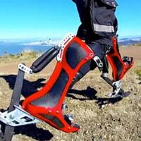 wow--sepatu-boots-ini-bisa-sampai-kecepatan-40km-jam