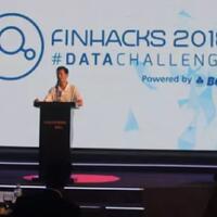 keseruan-babak-demo-day-finhacks-2018-datachallenge