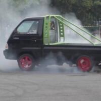 seberapa-gereget-bapak-lo-bapak-ini-hobi-nge-drift-pake-pick-up