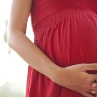 kenapa-janin-menendang-dalam-kandungan