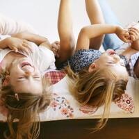 7-alasan-yang-membuat-anak-tengah-itu-terbaik