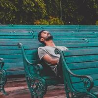 periode-rentan-kesepian-sepanjang-hidup