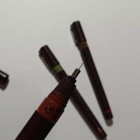 beginilah-cara-membersihkan-pulpen-rapido-rotring-isograph