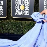 perempuan-ini-mencuri-perhatian-di-golden-globes-ke-76-artisnya-aja-kalah